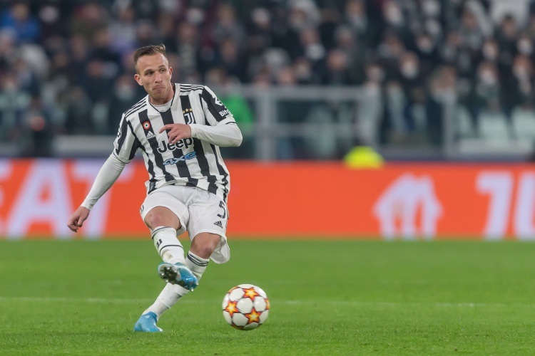 开云体育官方下载-无买断条款！罗马诺：尤文外租阿图尔至格雷米奥达协议