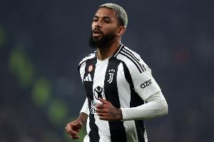 米体：尤文对道格拉斯社媒言论感到不满，考虑对其处以罚款