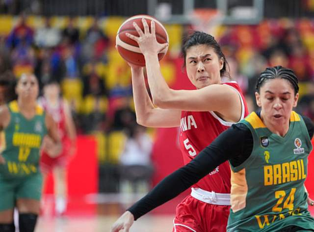 华体会-女篮加时胜巴西2喜2忧！王思雨+2内获赞，但三分太铁，球员断档！|中国女篮|巴西女篮|张子宇|篮板|球队_新浪体育_新浪新闻