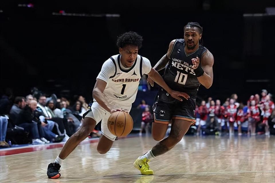 开云中国官网-发展联盟大杀四方砍下40分，掘金也可以试试这位全能型后场新秀？